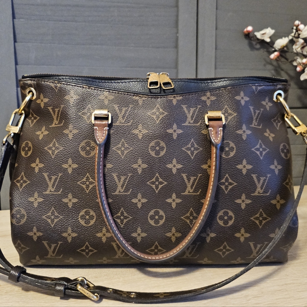 Authentic LOUIS VUITTON Pallas MM Handbag with Shoulder Strap